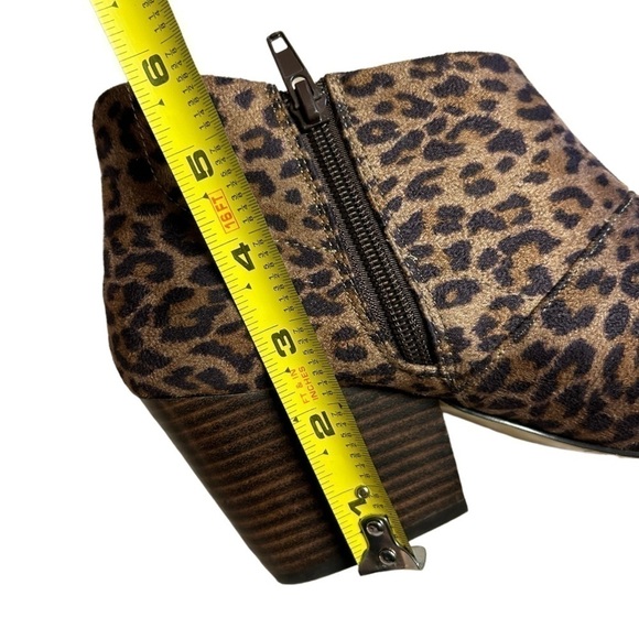 Bella Vita Womens Kira II Animal Print Heeled Ankle Bootie Boot, Size 8 - Picture 7 of 11